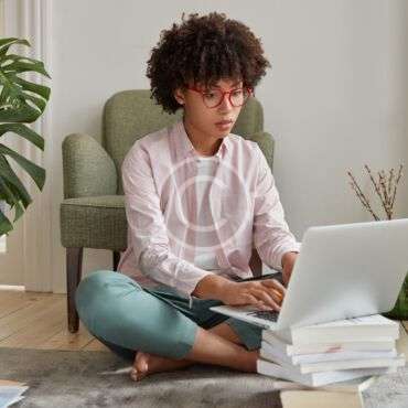 The effectiveness of online courses compared to traditional classes